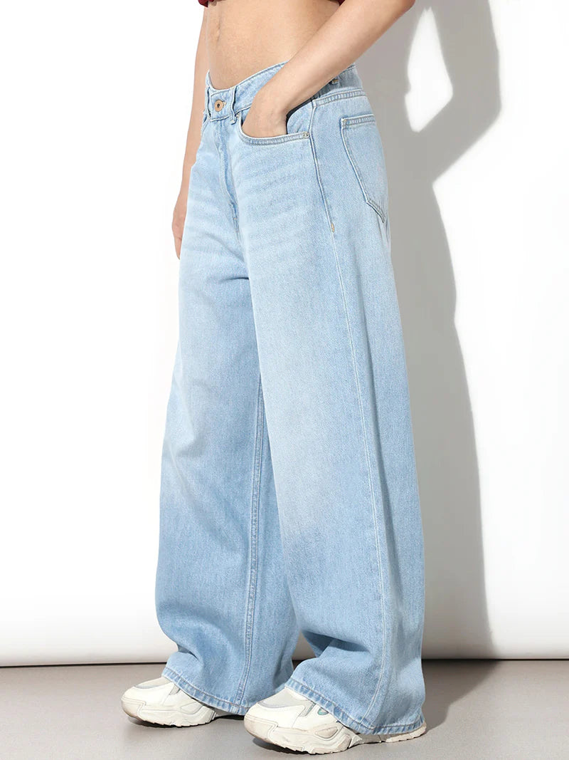 Fashionable Light Blue Jeans Wide Leg Relaxed Fit for Women