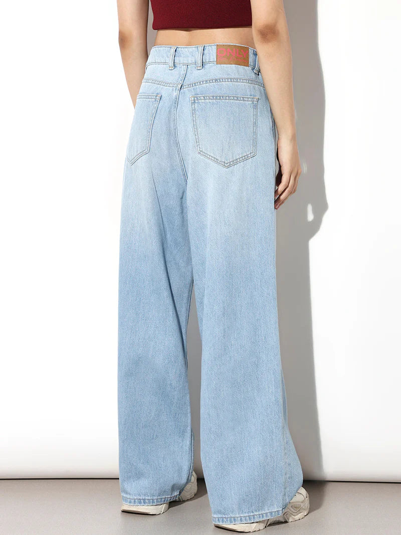 Fashionable Light Blue Jeans Wide Leg Relaxed Fit for Women