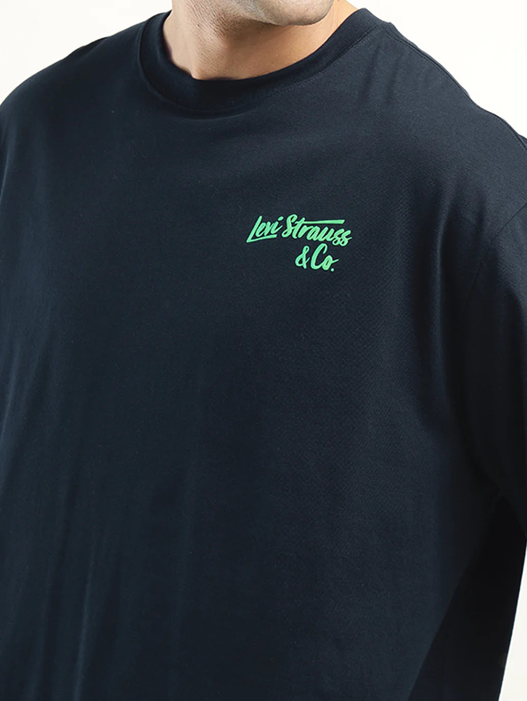 Mens Loose Fit Graphic Print T Shirt Perfect for Weekend and Casual Outfits