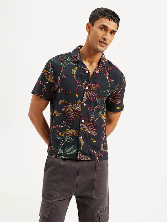 Chic Men’s Resort Collar Floral Camp Shirt in Relaxed Fit – Stylish Casual Wardrobe Essential for Vacations and Festive Occasions