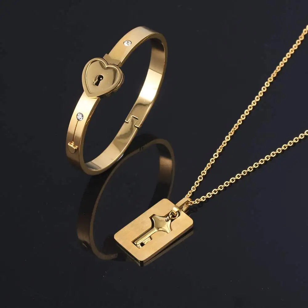 Romantic Gold Bracelet and Necklace Set with Lock and Key Motif