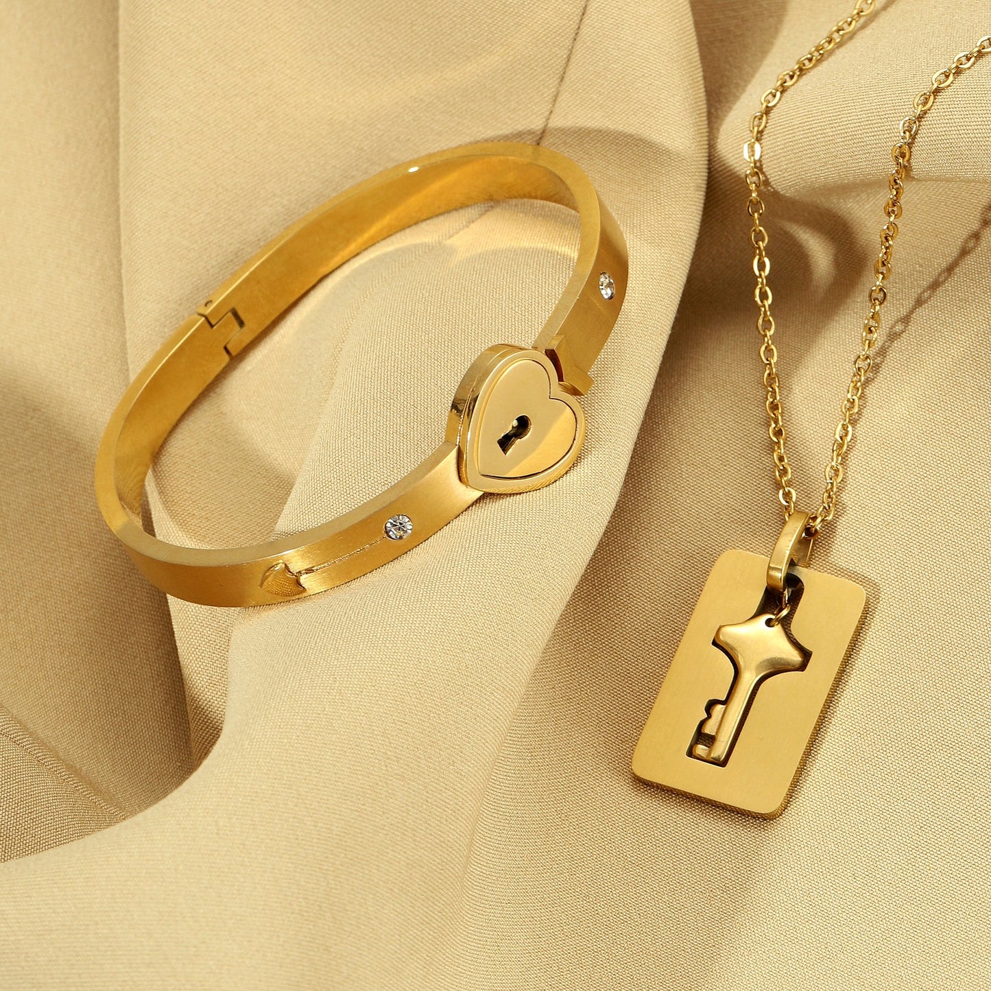 Romantic Gold Bracelet and Necklace Set with Lock and Key Motif
