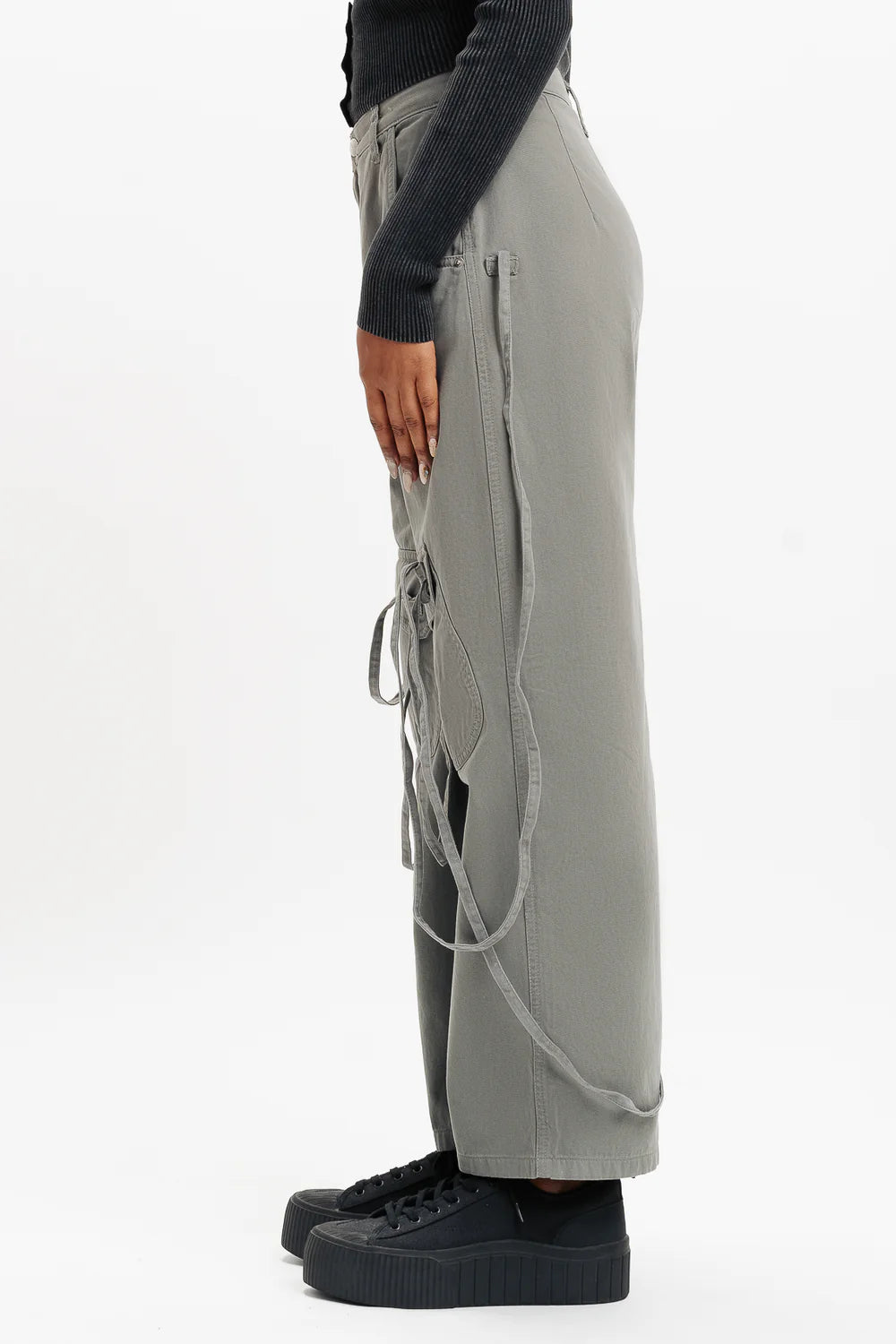 Relaxed-Fit Grey Pocketed Cargo Pants – Durable, Functional, and Fashionable