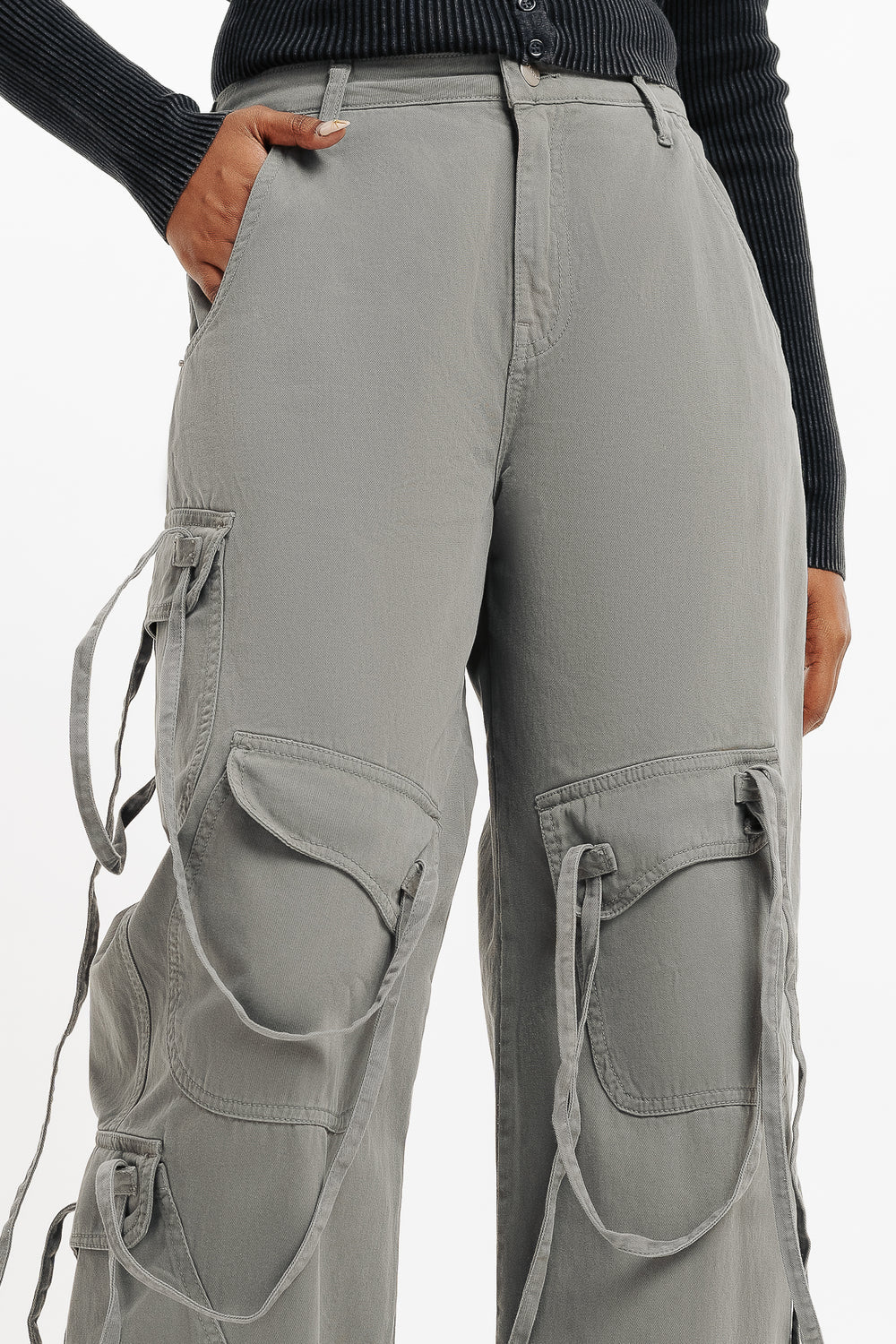 Relaxed-Fit Grey Pocketed Cargo Pants – Durable, Functional, and Fashionable