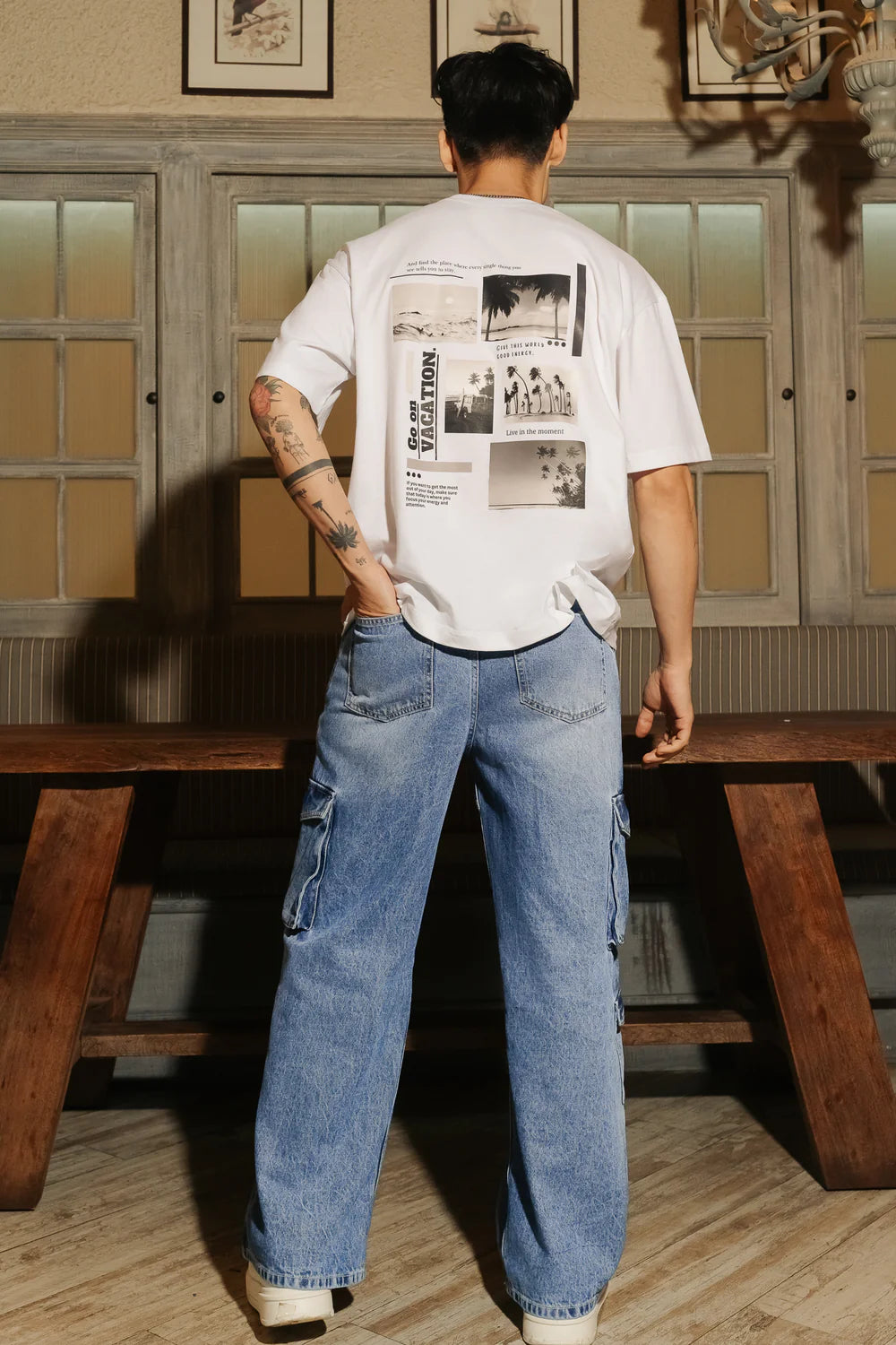 Stylish Blue Patch and Seam Men’s Wide Cargo Jeans Modern Oversized Streetwear Denim