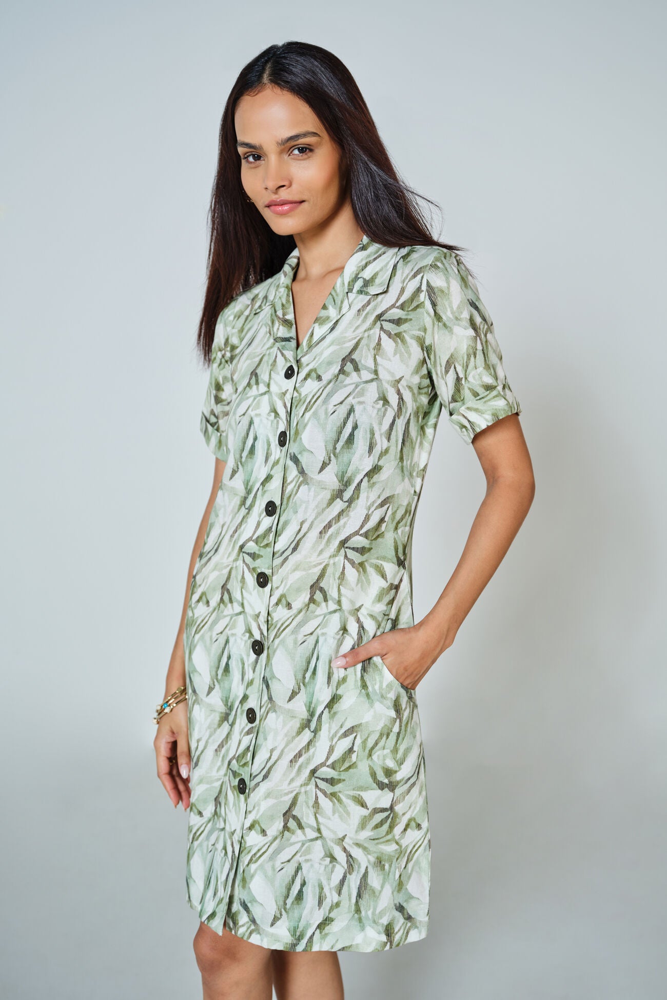 Women’s The Meadow Dress – Stylish Midi Dress with Flowy Hem for Everyday Wear