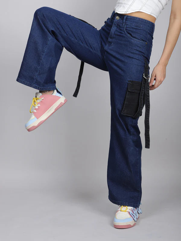 Classic Blue Denim Jeans Featuring Spacious Side Pockets for Casual Wear