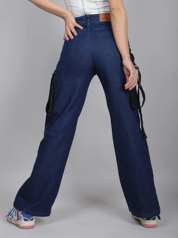 Classic Blue Denim Jeans Featuring Spacious Side Pockets for Casual Wear