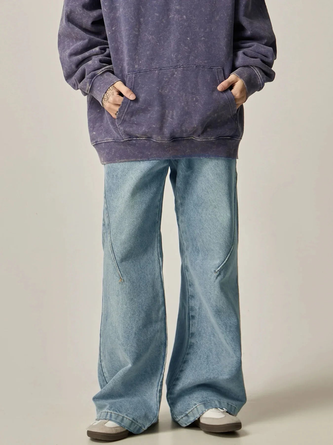 Mens Flare Fit Blue Wash Jeans with Smooth Clean Design for Everyday Wear