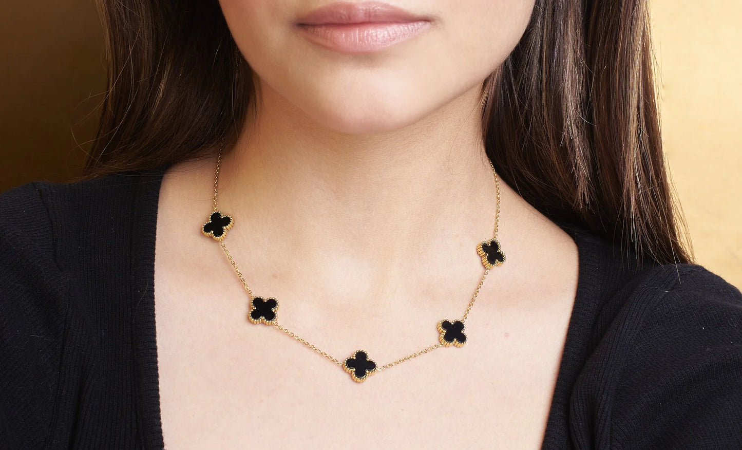 Fashionable Charm of the Night Pendant Necklace for Modern Style