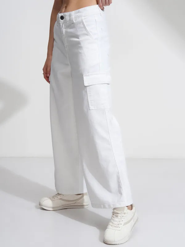 Women White Wide Leg Jeans with Modern Fit and Elegant Casual Appeal