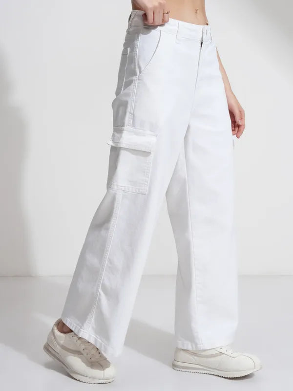 Women White Wide Leg Jeans with Modern Fit and Elegant Casual Appeal