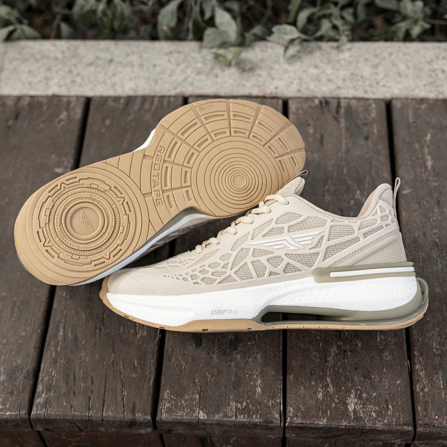 Modern ETPU Athleisure Sports Shoes for Men with Breathable and Flexible Design