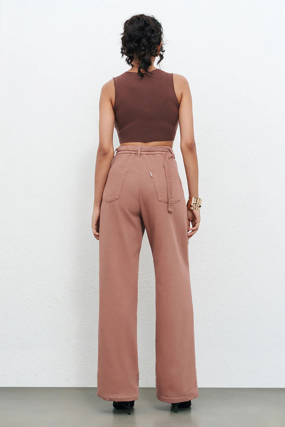 Modern Murky Pink Belted Jeans for Women – Straight Cut, Comfortable, and On-Trend