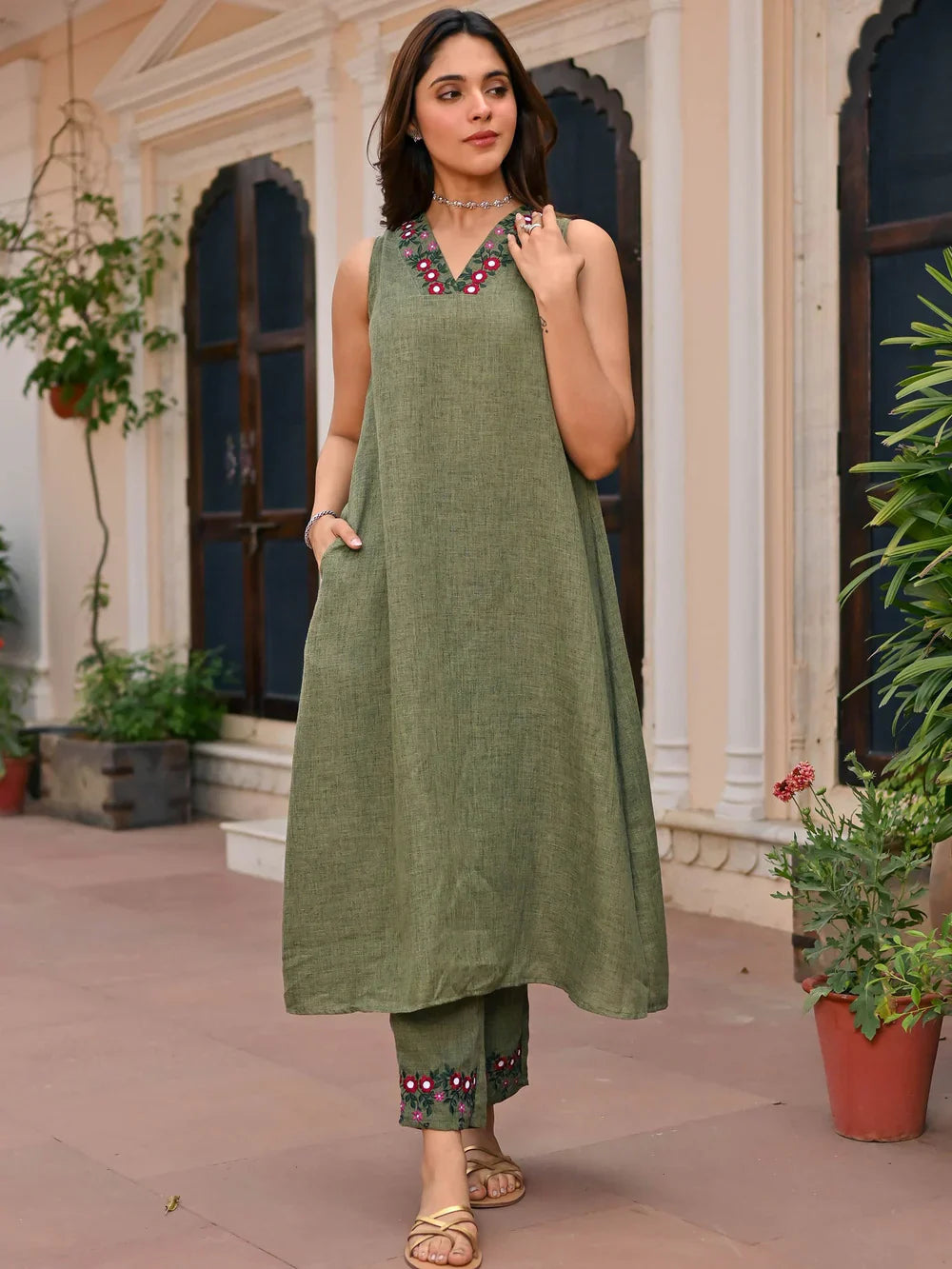 Beautiful Green Cotton Embroidered Kurta Set for Women – Ethnic & Stylish