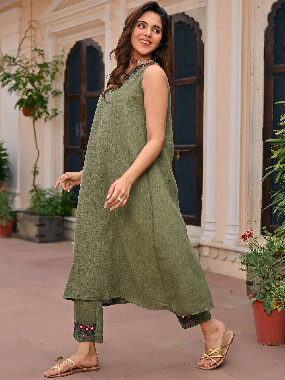 Beautiful Green Cotton Embroidered Kurta Set for Women – Ethnic & Stylish