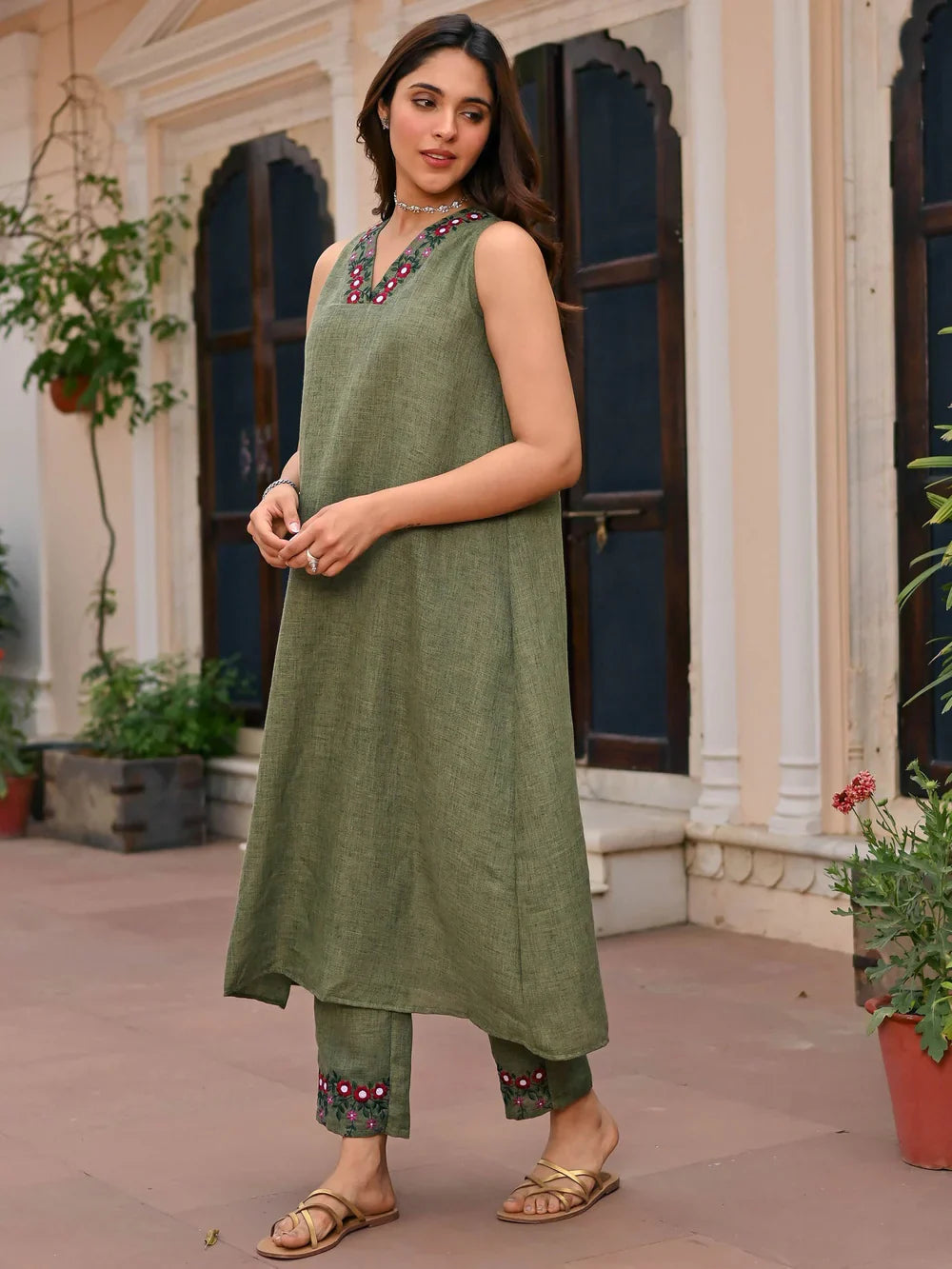 Beautiful Green Cotton Embroidered Kurta Set for Women – Ethnic & Stylish