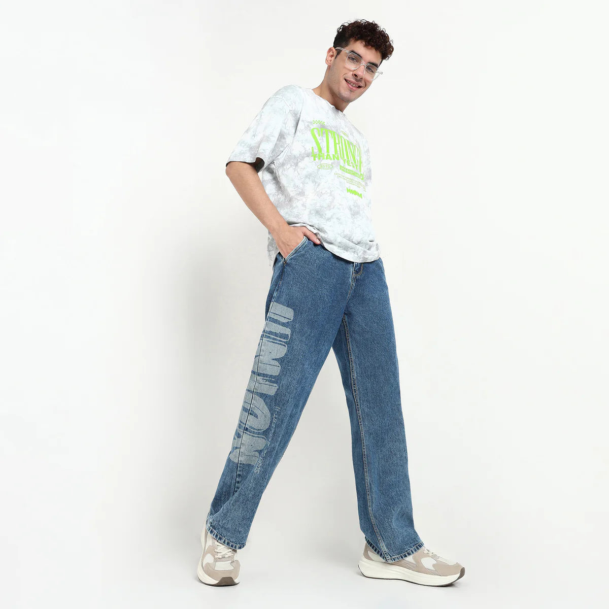 Everyday Casual Anti-Fit Denim Jeans for Men with Modern Cut