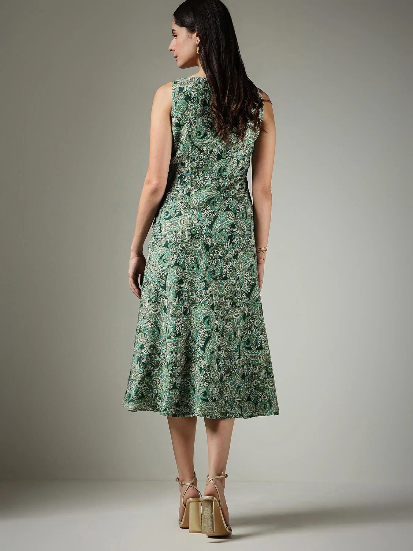 Modern Green Paisley Dress for Casual, Office, and Festive Occasions