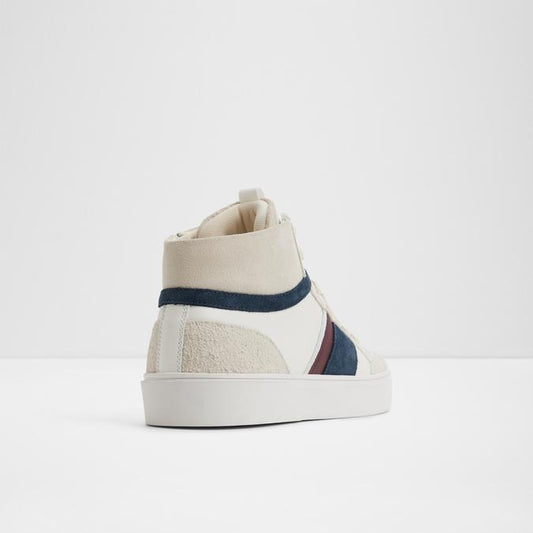 Sporty White Sneakers for Men with Retro Design and Comfortable Daily Wear Style